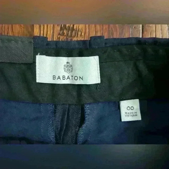 ARITZIA BABATON The Agency Crepe Cropped Pant in Navy - Picture 9 of 14